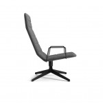 mitab highway lounge - Grafische en duidelijke stoel, stirkt en net in zijn verschijning maar comfortabel door de gewatteerde zitting.