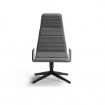 mitab highway lounge - Grafische en duidelijke stoel, stirkt en net in zijn verschijning maar comfortabel door de gewatteerde zitting.