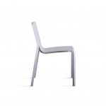 mitab layer -  Layer is een lichtgewicht en functionele houten stoel. De unieke productiemethode waarbij twee lagen worden gecreëerd.