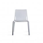 mitab layer -  Layer is een lichtgewicht en functionele houten stoel. De unieke productiemethode waarbij twee lagen worden gecreëerd.