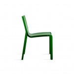 mitab layer -  Layer is een lichtgewicht en functionele houten stoel. De unieke productiemethode waarbij twee lagen worden gecreëerd.